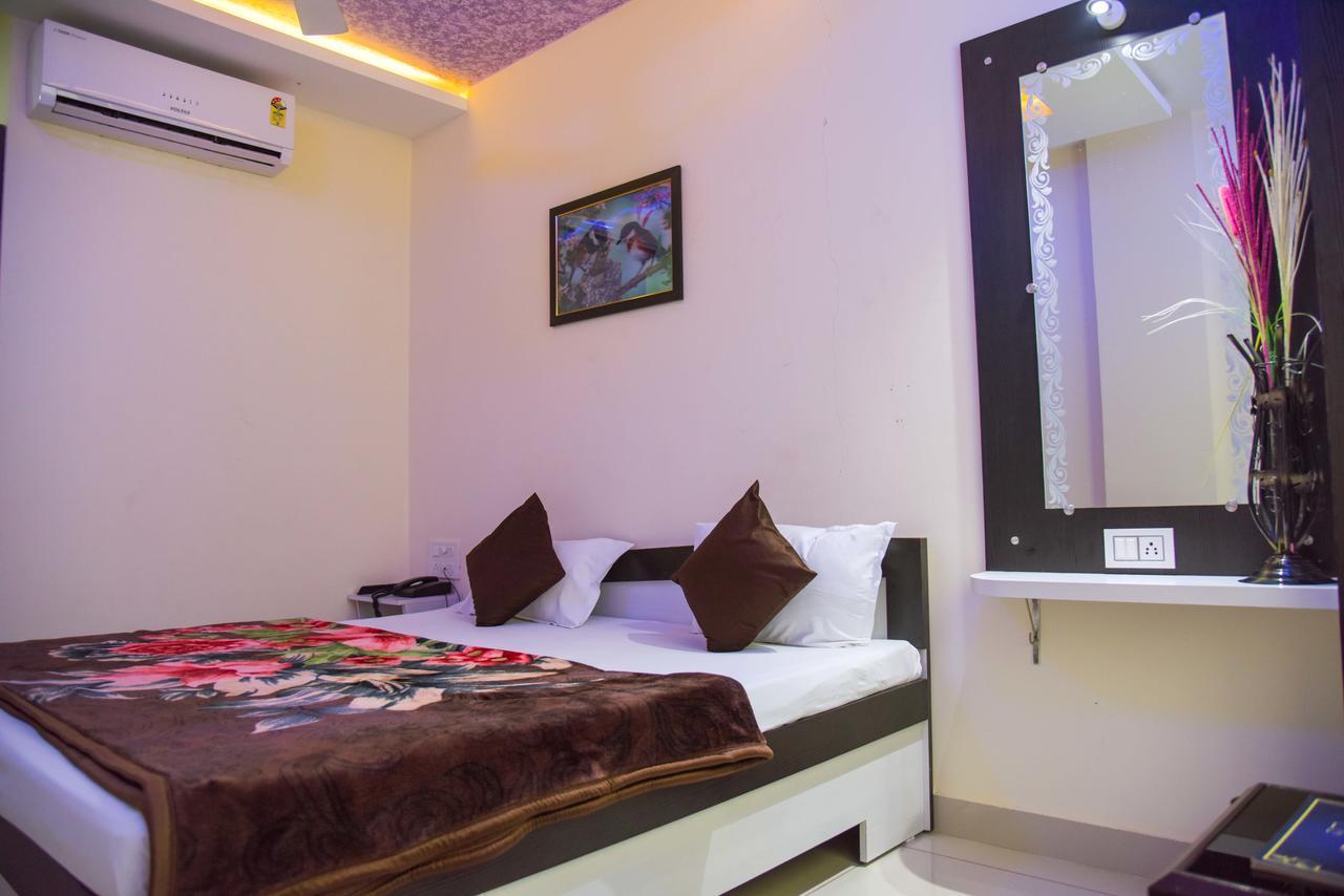 Hotel Tulsi Residency Бхудж Экстерьер фото