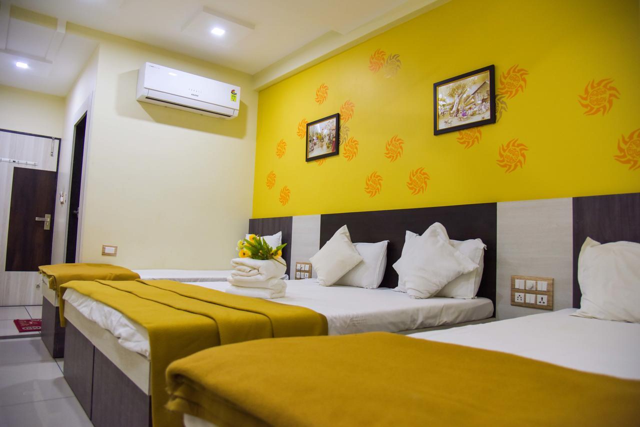 Hotel Tulsi Residency Бхудж Экстерьер фото