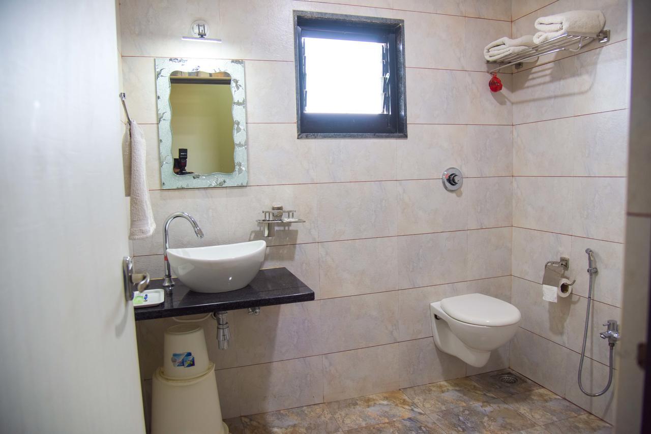 Hotel Tulsi Residency Бхудж Экстерьер фото