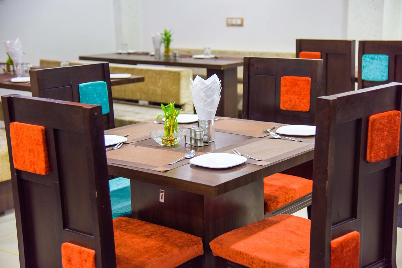 Hotel Tulsi Residency Бхудж Экстерьер фото