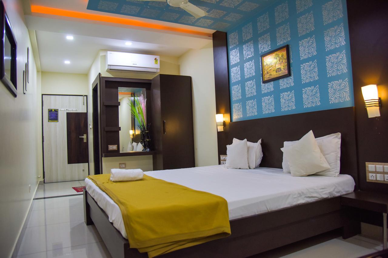 Hotel Tulsi Residency Бхудж Экстерьер фото
