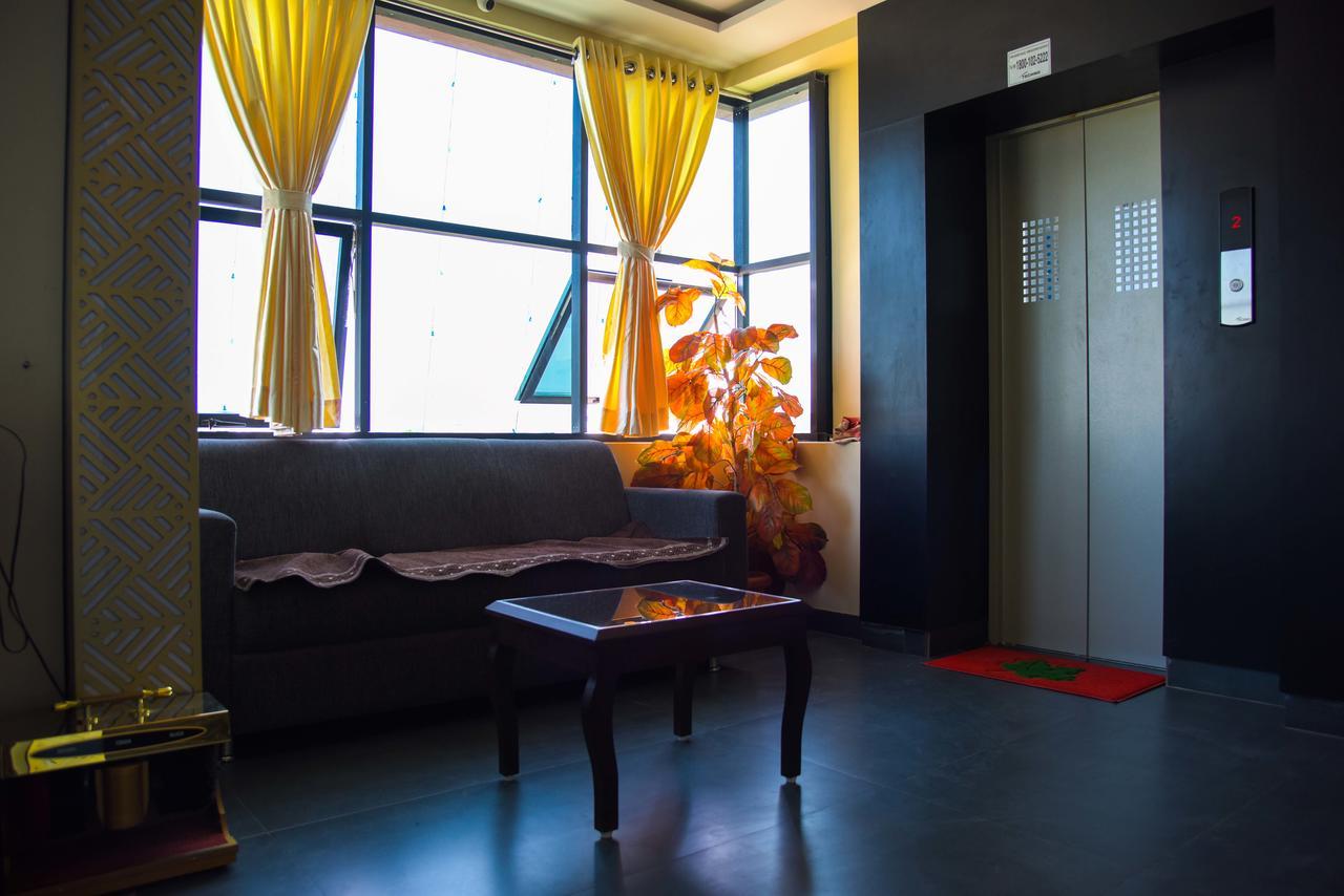 Hotel Tulsi Residency Бхудж Экстерьер фото