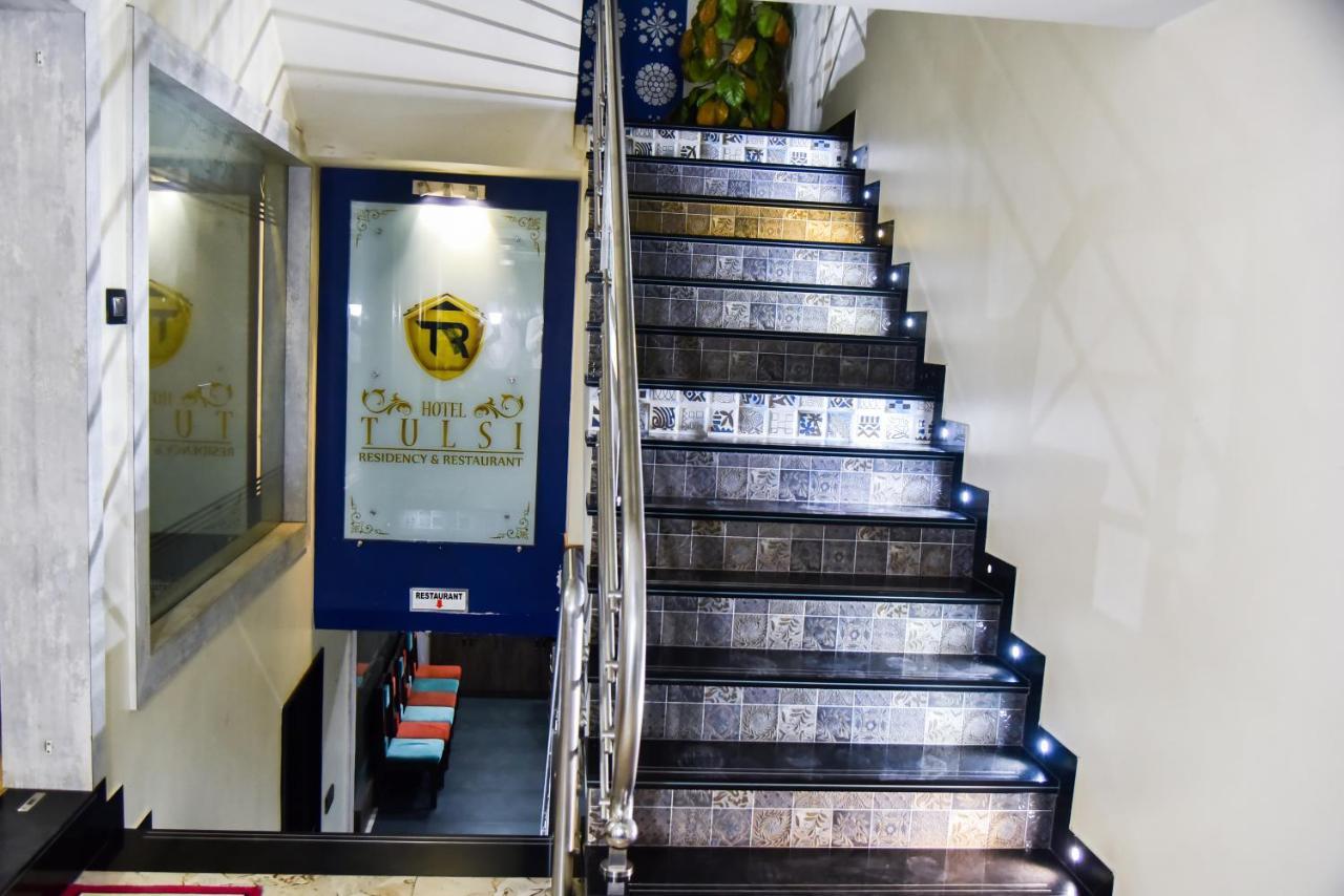 Hotel Tulsi Residency Бхудж Экстерьер фото