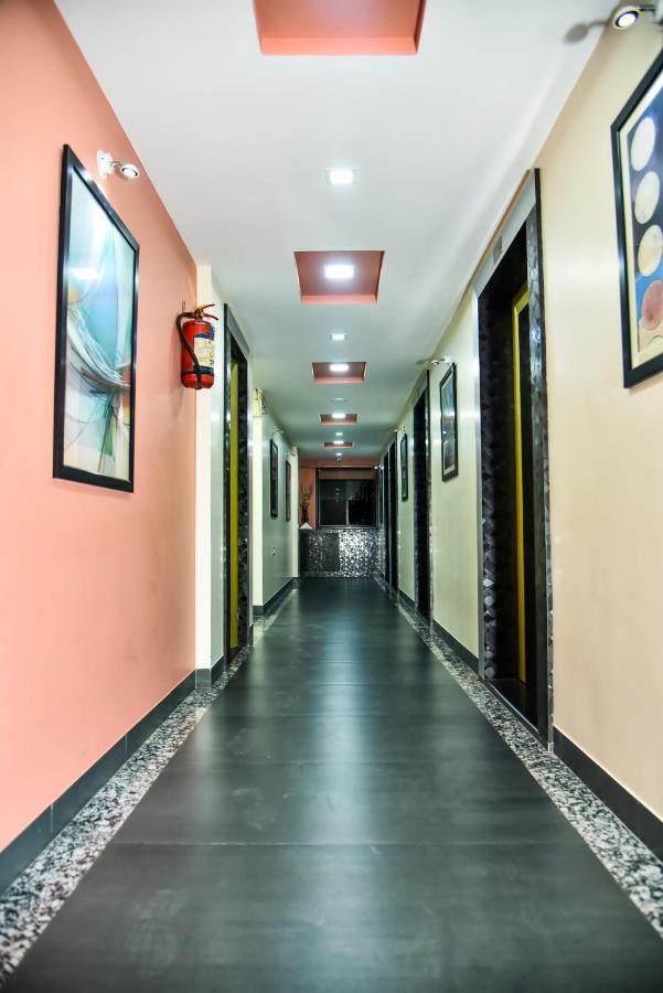 Hotel Tulsi Residency Бхудж Экстерьер фото