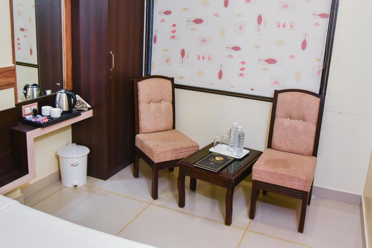 Hotel Tulsi Residency Бхудж Экстерьер фото