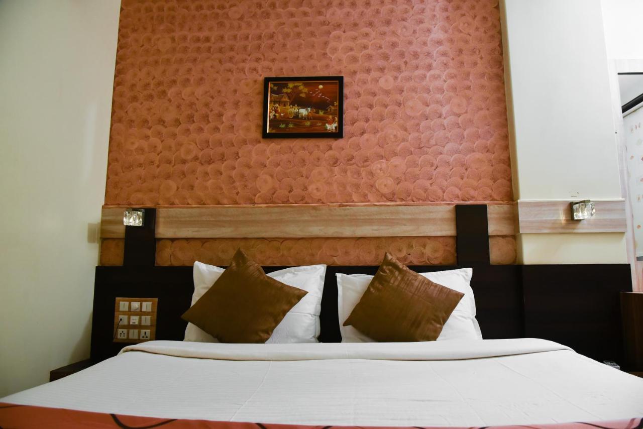 Hotel Tulsi Residency Бхудж Экстерьер фото