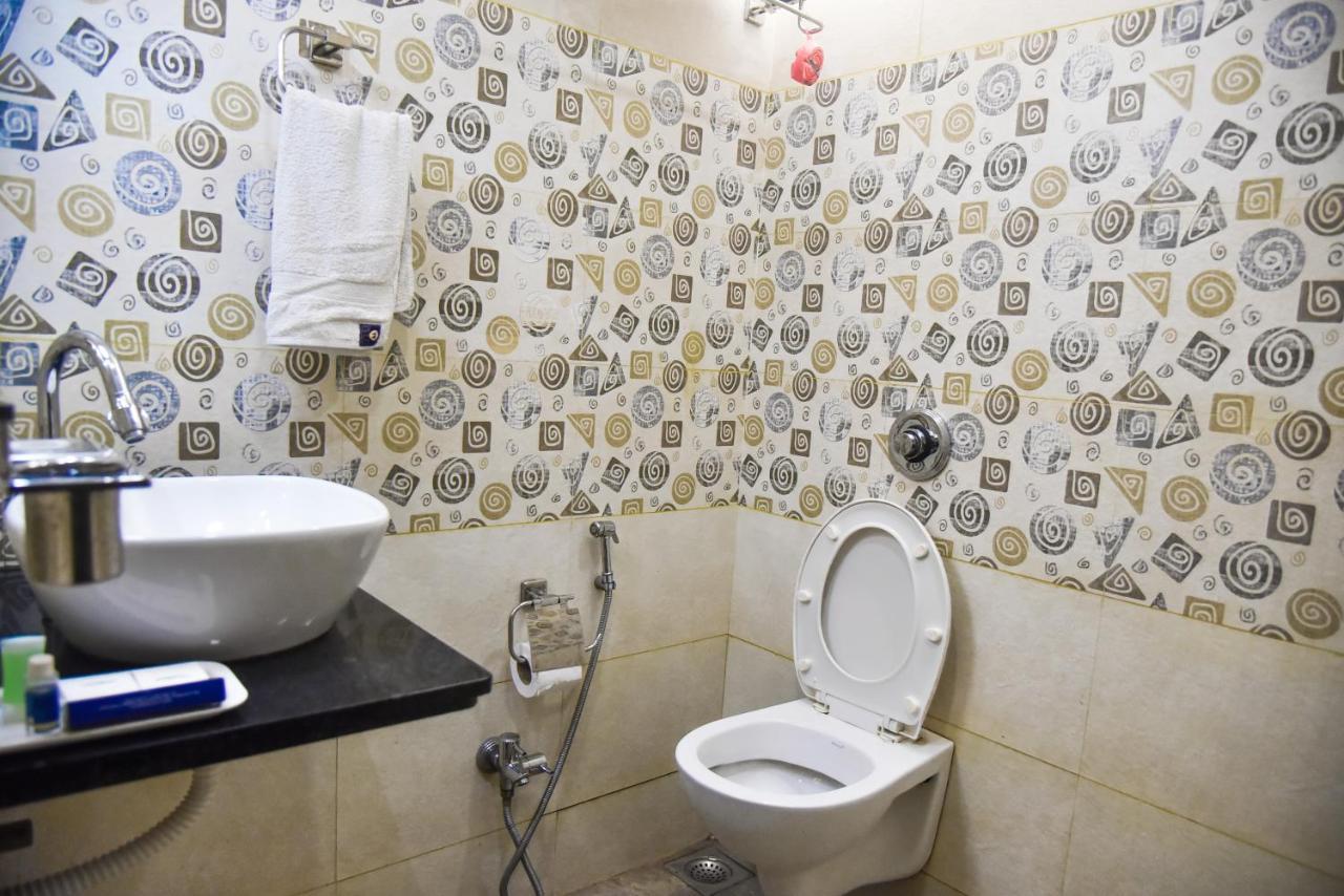 Hotel Tulsi Residency Бхудж Экстерьер фото