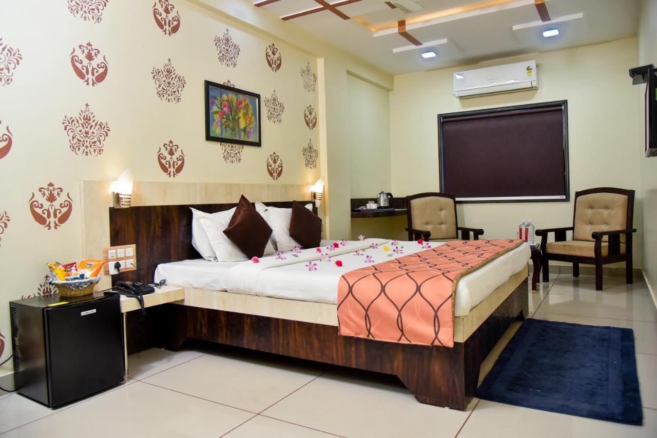 Hotel Tulsi Residency Бхудж Экстерьер фото