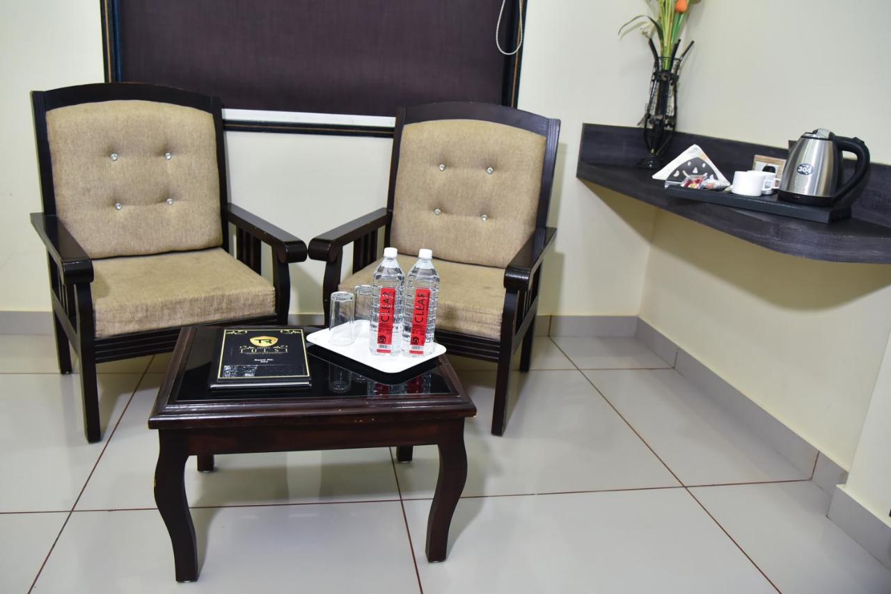 Hotel Tulsi Residency Бхудж Экстерьер фото