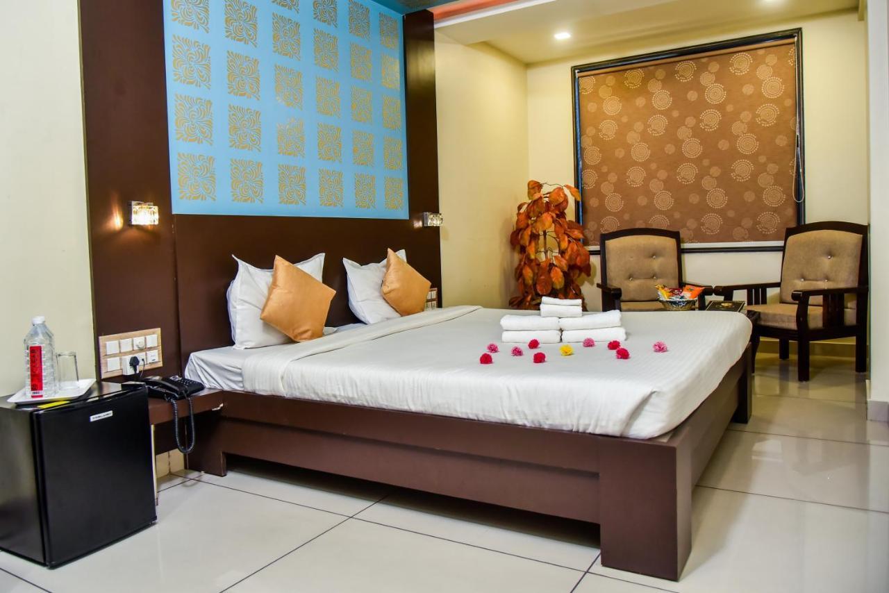 Hotel Tulsi Residency Бхудж Экстерьер фото