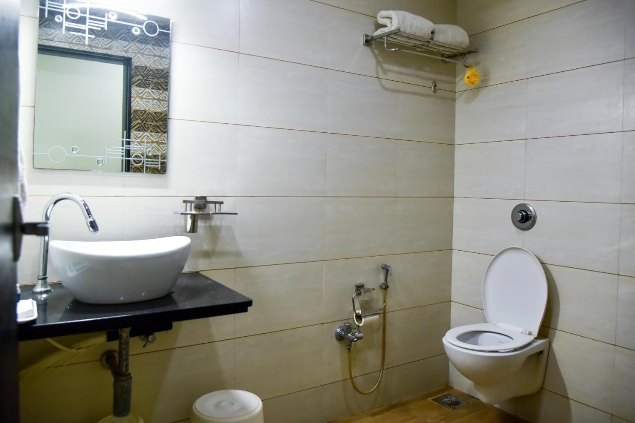 Hotel Tulsi Residency Бхудж Экстерьер фото