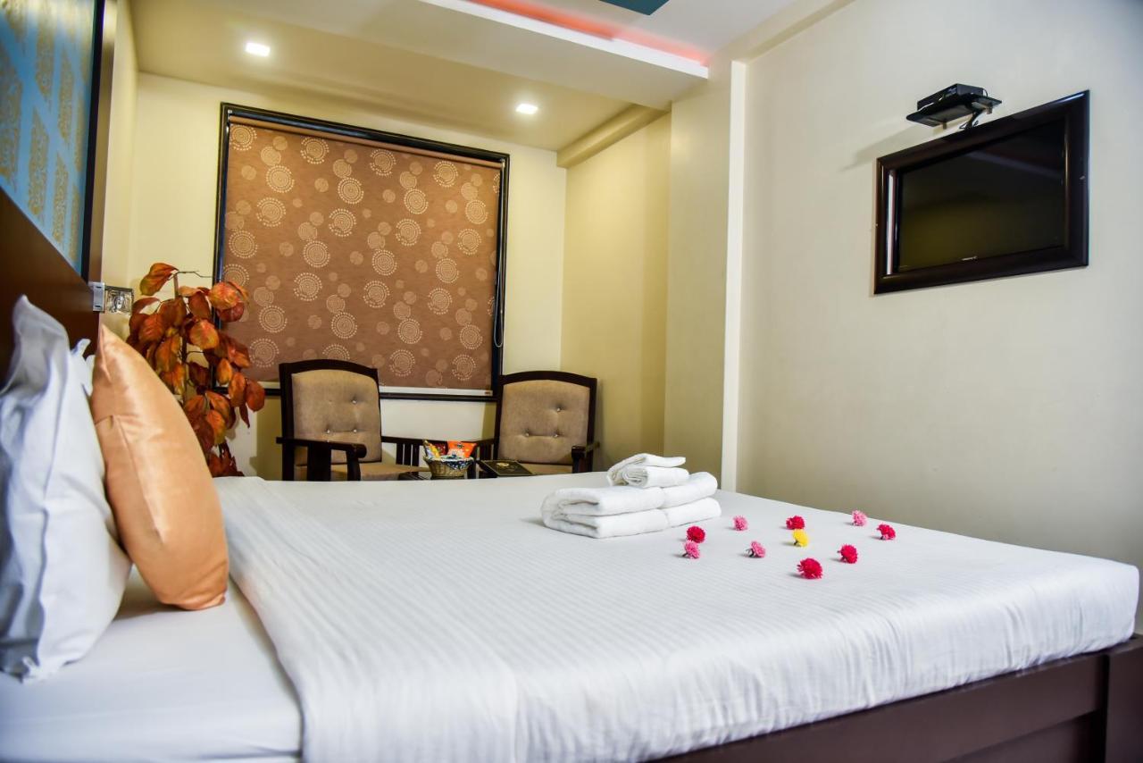Hotel Tulsi Residency Бхудж Экстерьер фото
